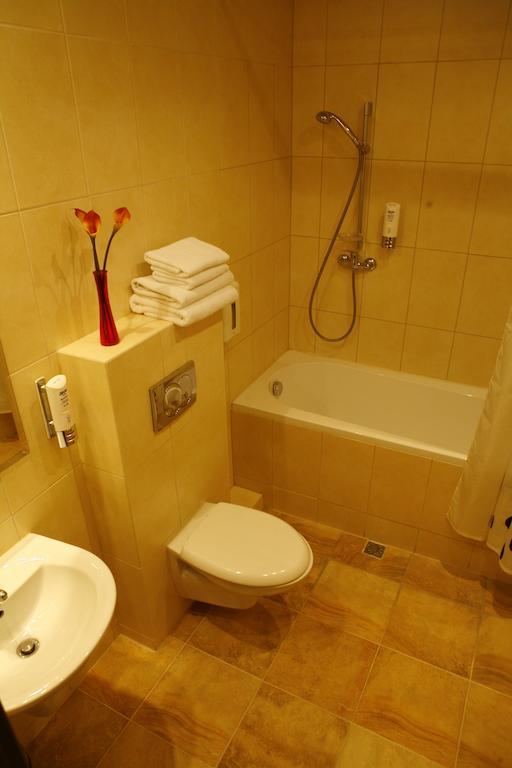 Hotel Zorza Namysłów Cameră foto
