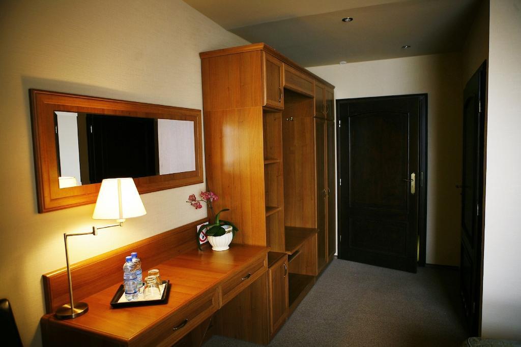 Hotel Zorza Namysłów Cameră foto